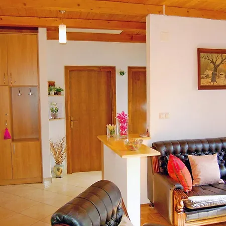 House Diana In Pasman, Family-friendly Retreat *