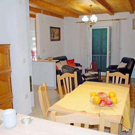House Diana In Pasman, Family-friendly Retreat Nyaraló *