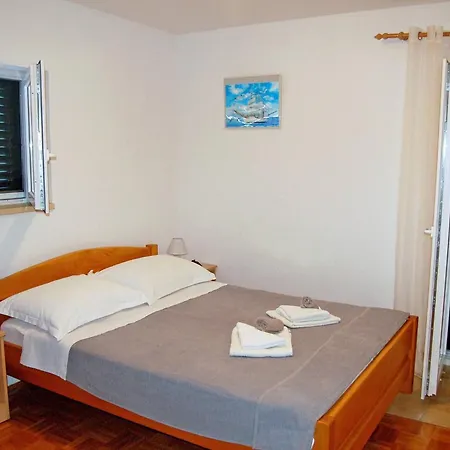 House Diana In Pasman, Family-friendly Retreat Nyaraló