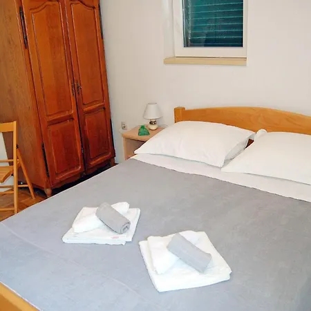 House Diana In Pasman, Family-friendly Retreat Nyaraló Pašman