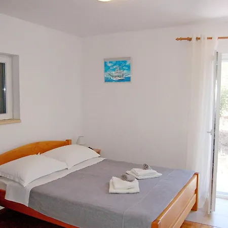 Nyaraló House Diana In Pasman, Family-friendly Retreat *