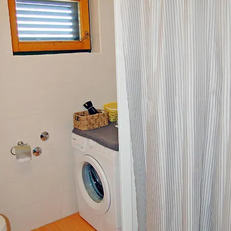 House Diana In Pasman, Family-friendly Retreat Nyaraló