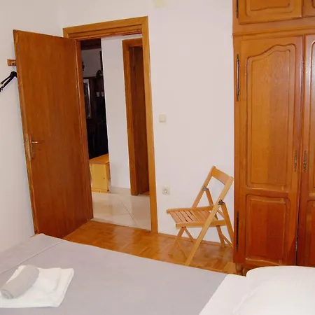 House Diana In Pasman, Family-friendly Retreat *