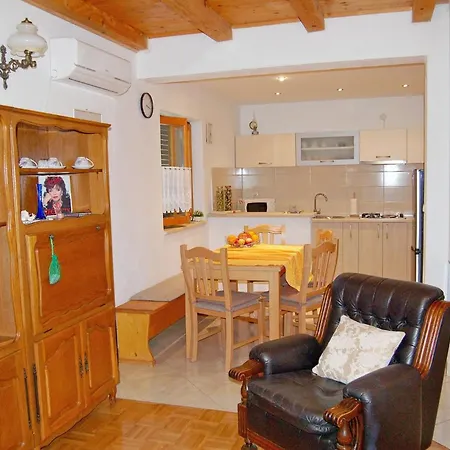 House Diana In Pasman, Family-friendly Retreat *