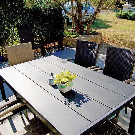House Diana In Pasman, Family-friendly Retreat *